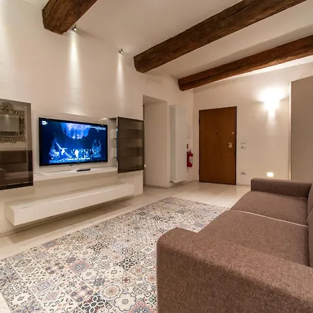 La Martinella By Palazzo Bianchini * Sienne